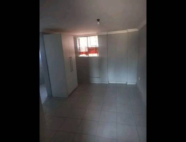 2 BEDROOM PROPERTY TO RENT IN CRYSTAL PARK